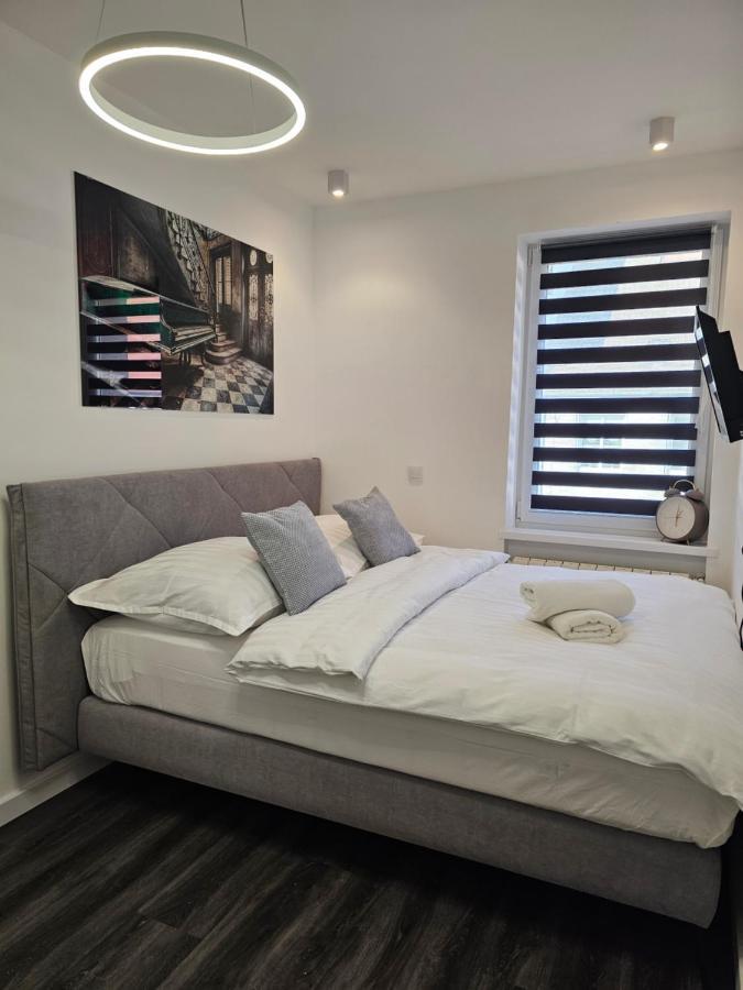 Galaxy Apartments 2 สวูพสค์ ภายนอก รูปภาพ