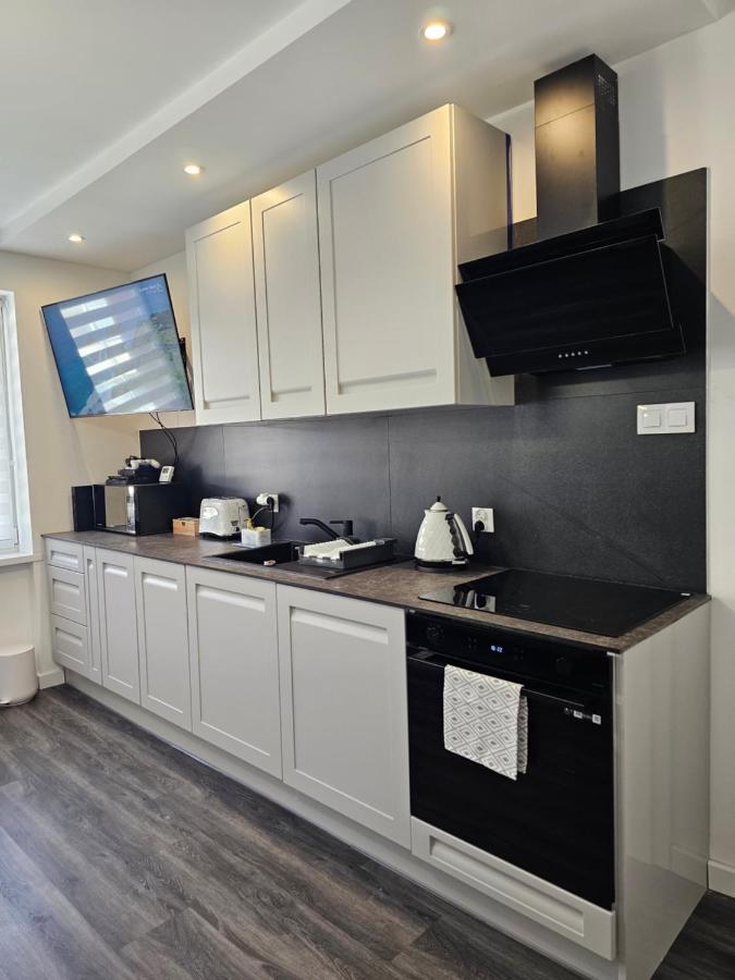 Galaxy Apartments 2 สวูพสค์ ภายนอก รูปภาพ