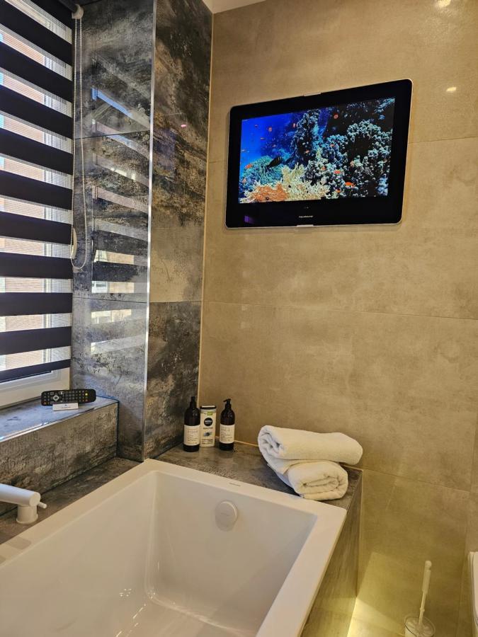 Galaxy Apartments 2 สวูพสค์ ภายนอก รูปภาพ